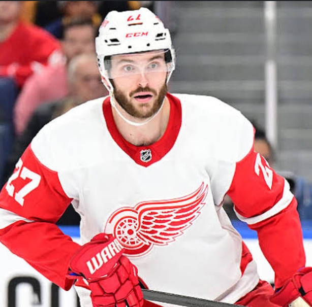 Breaking news: Detroit red wings incredible star player Michael Rasmussen has terminated his contract after he  had a serious dispute with club.