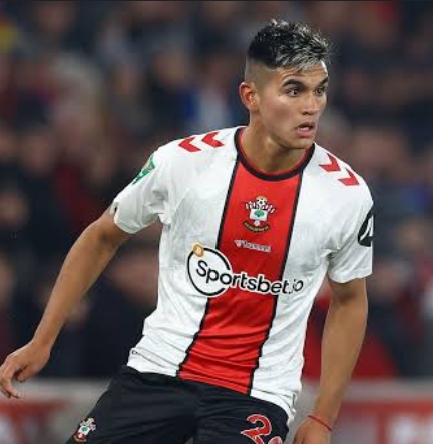 Sad News:I can’t continue with this club,After a heated argument Southampton incredible star player Carlos Alcaraz has terminated his contract due to a brutal……